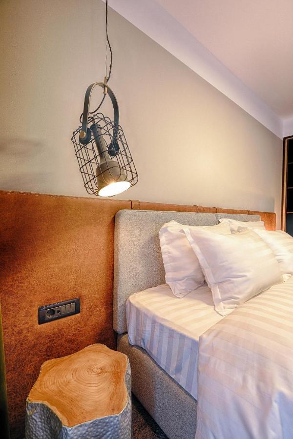 Nani Nani Boutique Hotel Брашов Екстериор снимка