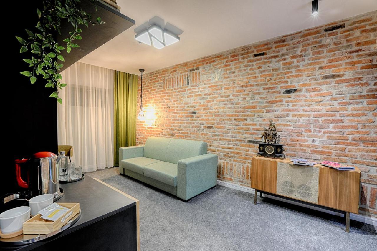 Nani Nani Boutique Hotel Брашов Екстериор снимка