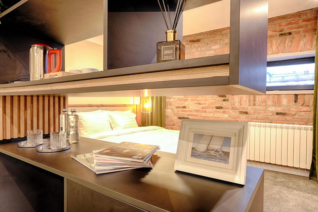 Nani Nani Boutique Hotel Брашов Екстериор снимка