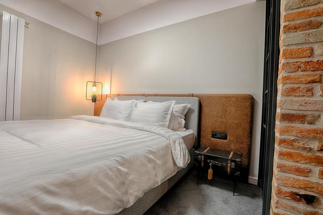 Nani Nani Boutique Hotel Брашов Екстериор снимка