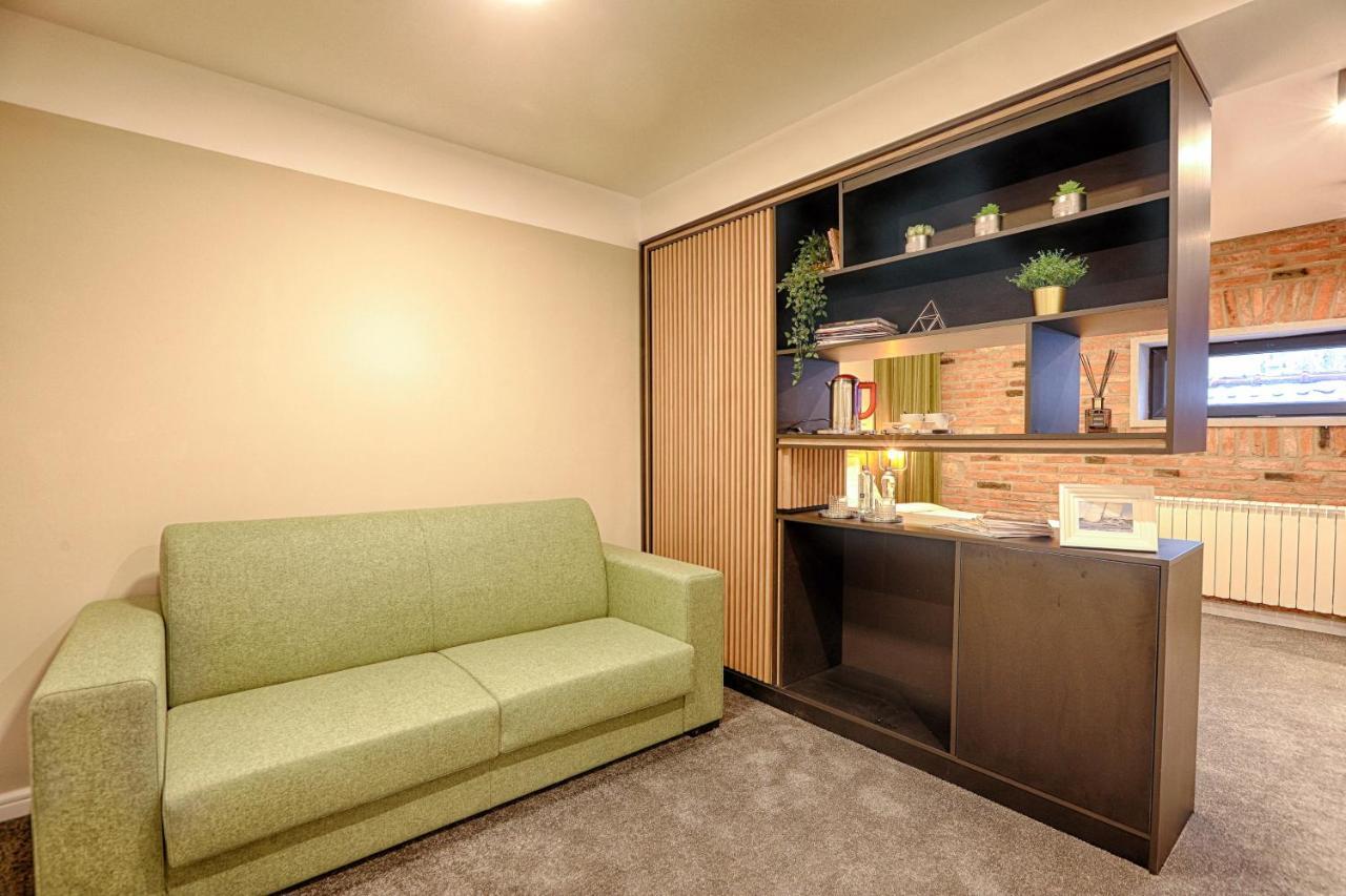 Nani Nani Boutique Hotel Брашов Екстериор снимка