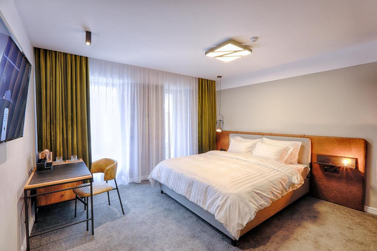 Nani Nani Boutique Hotel Брашов Екстериор снимка